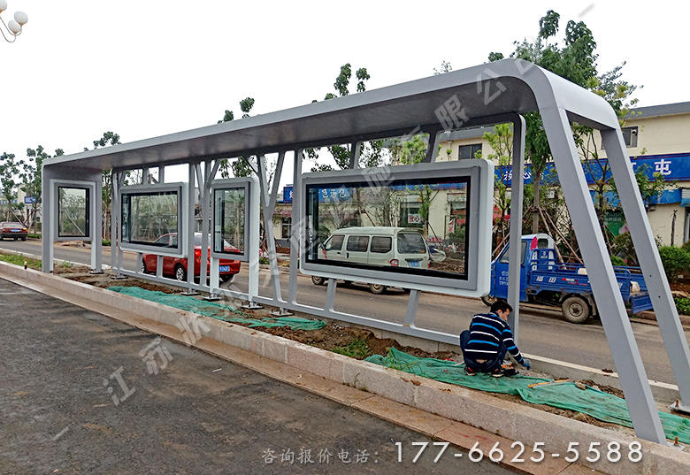 山東臨沂城市現(xiàn)代公交站臺案例