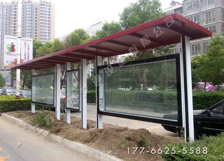 河南周口現(xiàn)代公交車站臺